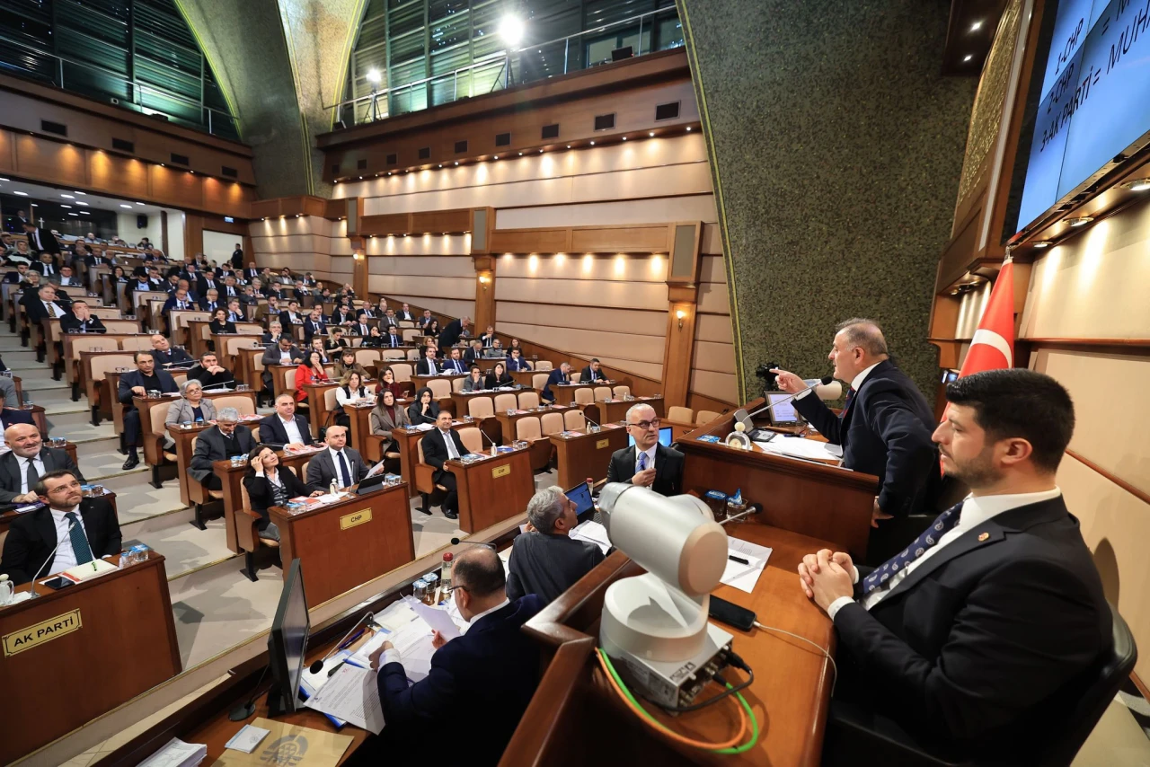 İBB meclisinde kayıp araç tartışması