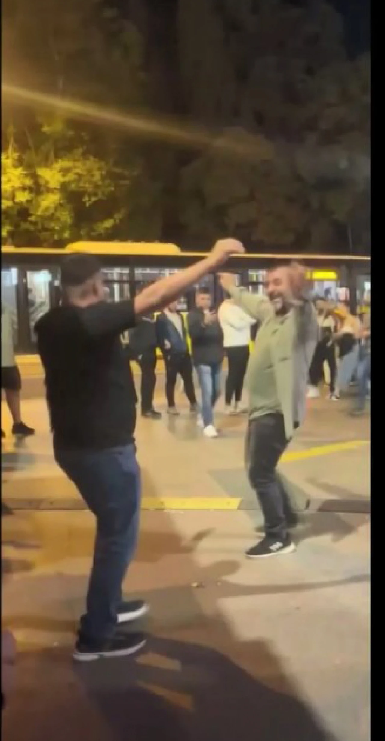 Yüzsüz hırsızlar böyle eğlendiler!