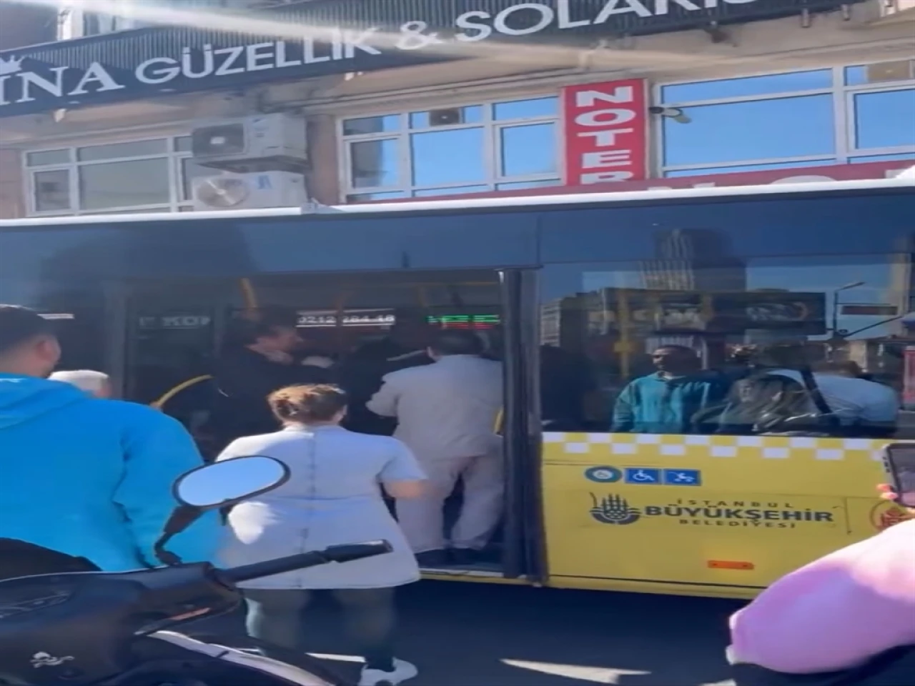 Fatih'te kart kavgası yumrukla bitti!