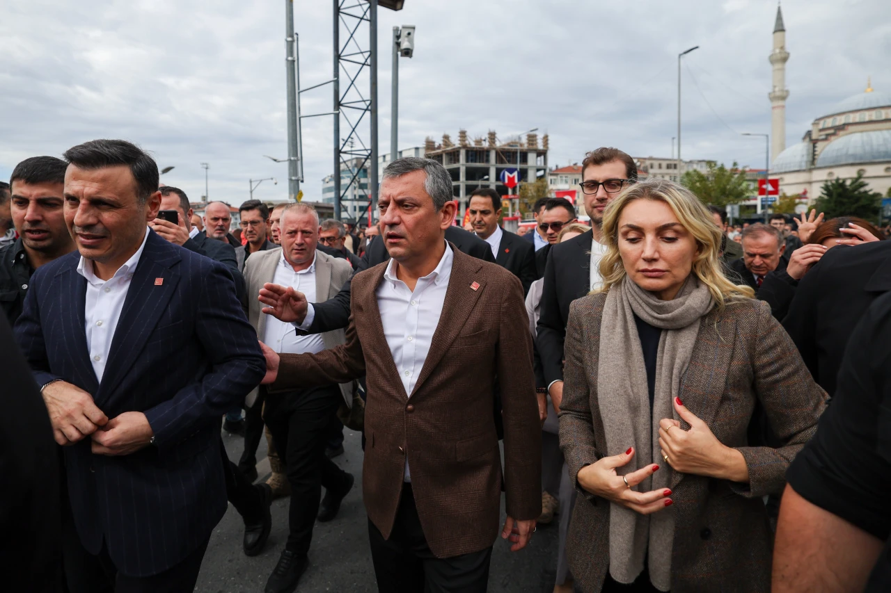 İBB'yi verdi CHP'yi aldı!