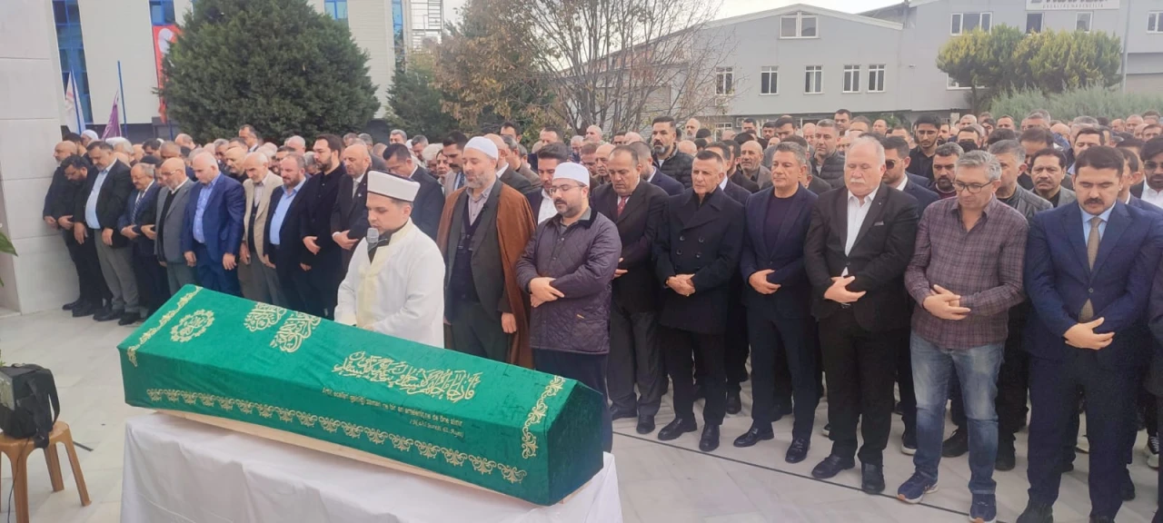 Gökhan Türkeş Öngel'in  babası son yolculuğuna uğurlandı