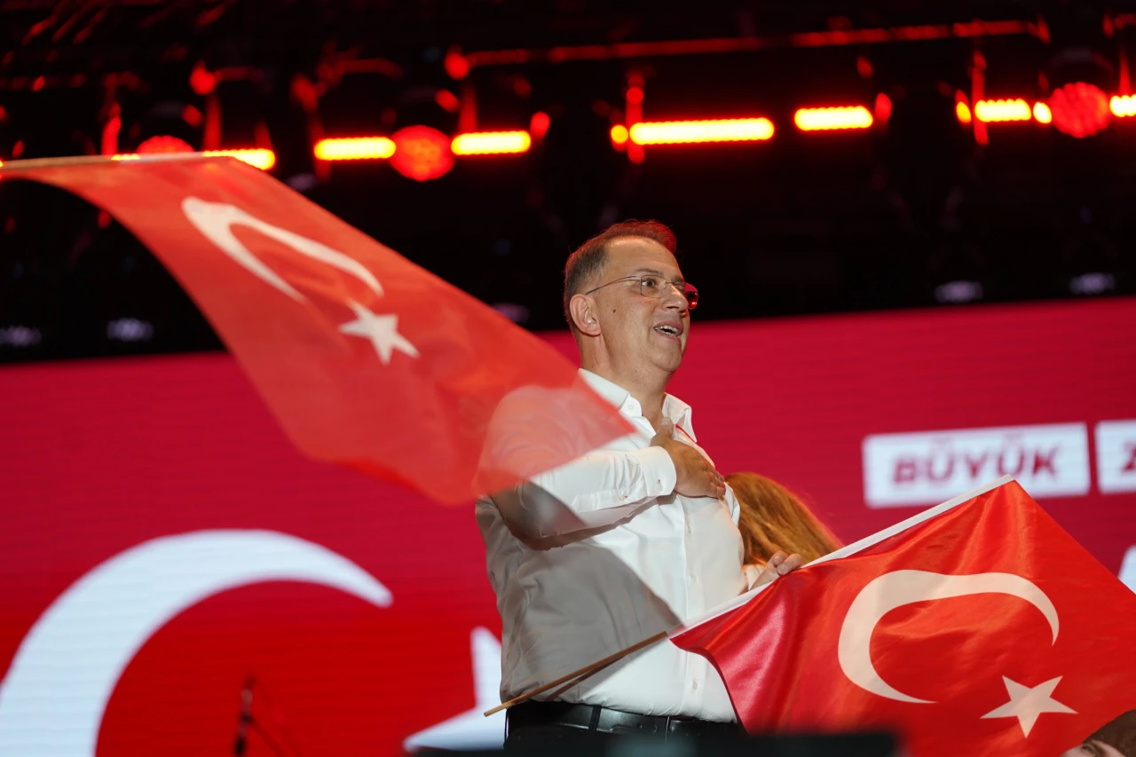 Mehmet Murat Çalık: Cumhuriyet hepimizindir!