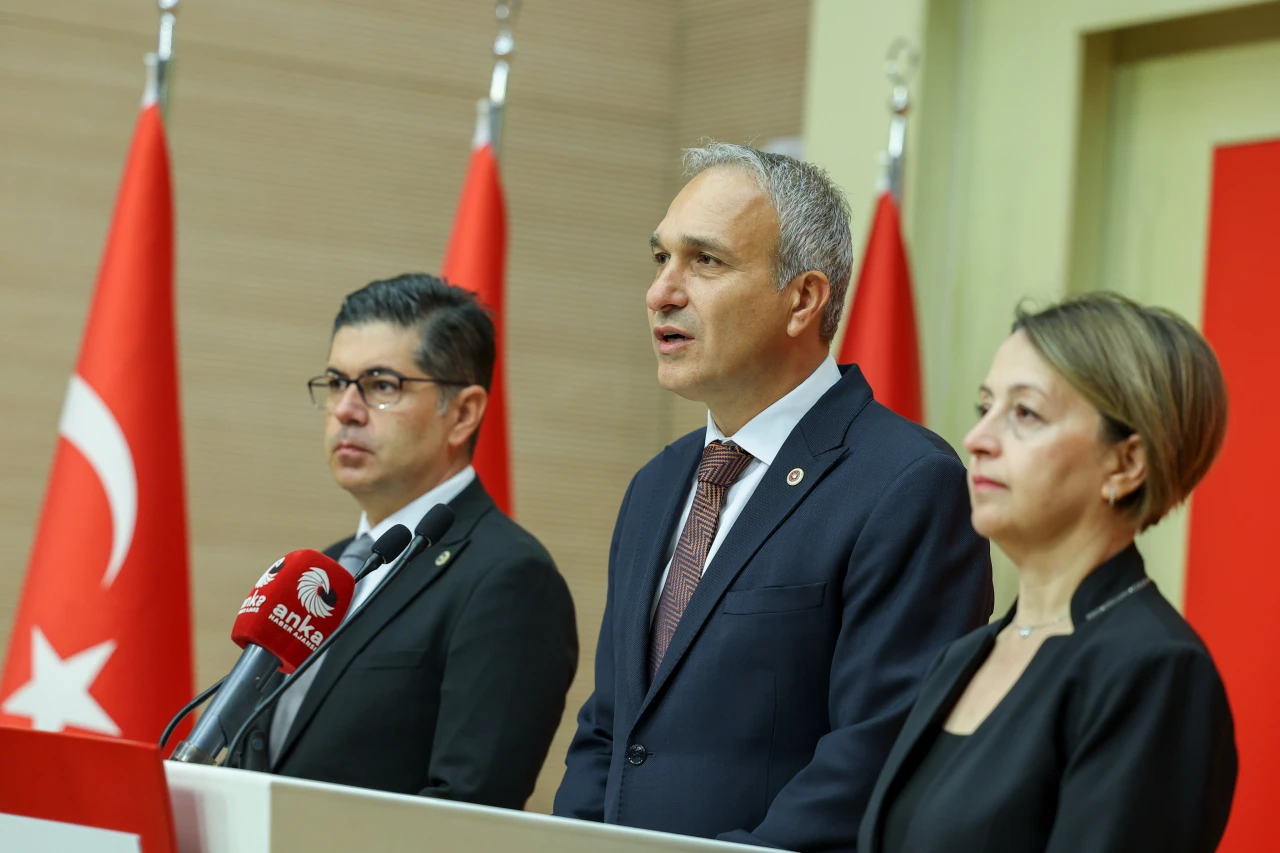"Yalancılar ikiyüzlüler!"