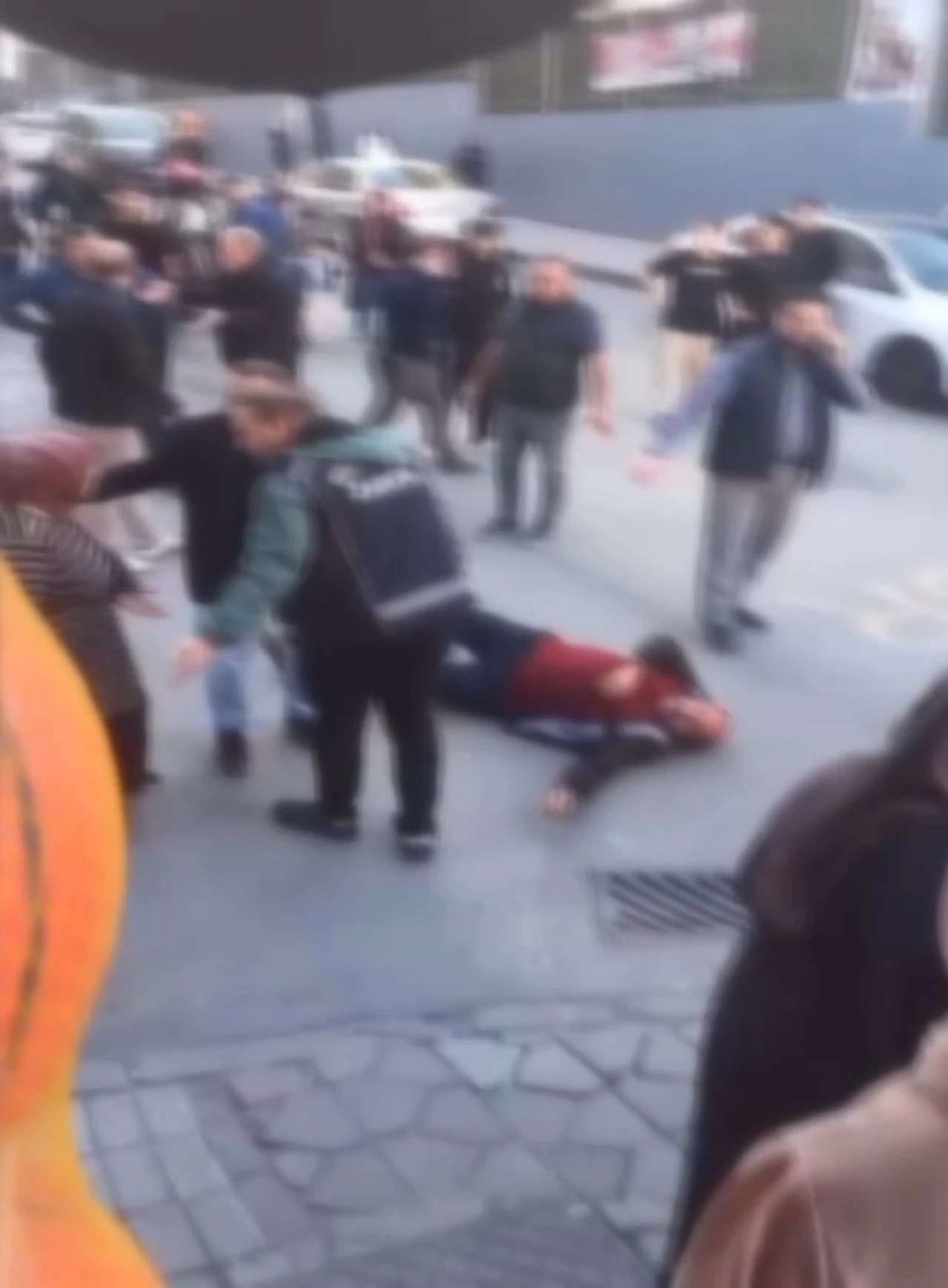 Sultangazi'de 12 yaşındaki çocuğu tacizciye medyan dayağı!