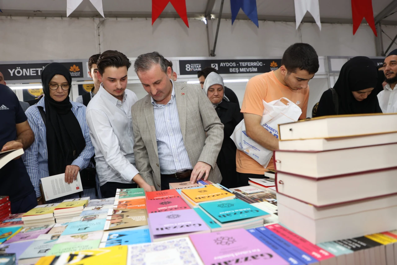 Kitapseverler Sultanbeyli'de buluştu