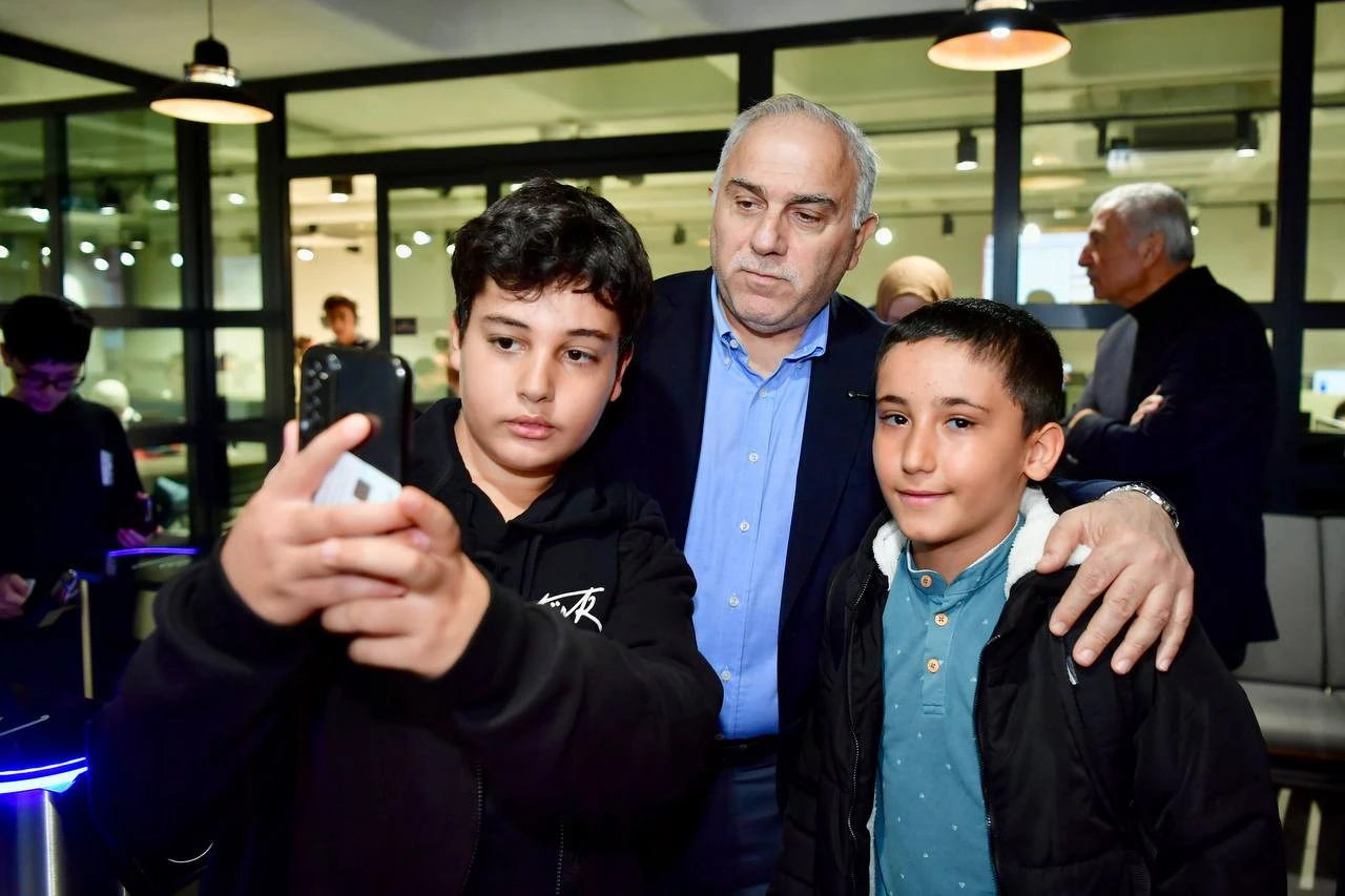 Fatih'te gençler geleceğe yön veriyor