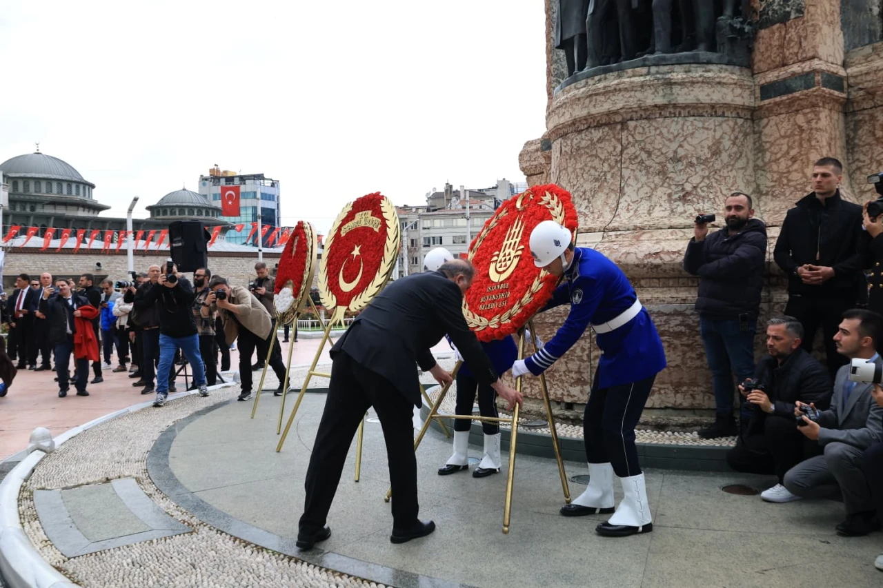 29 Ekim Cumhuriyet Bayramı öncesi Taksim'de tören düzenlendi