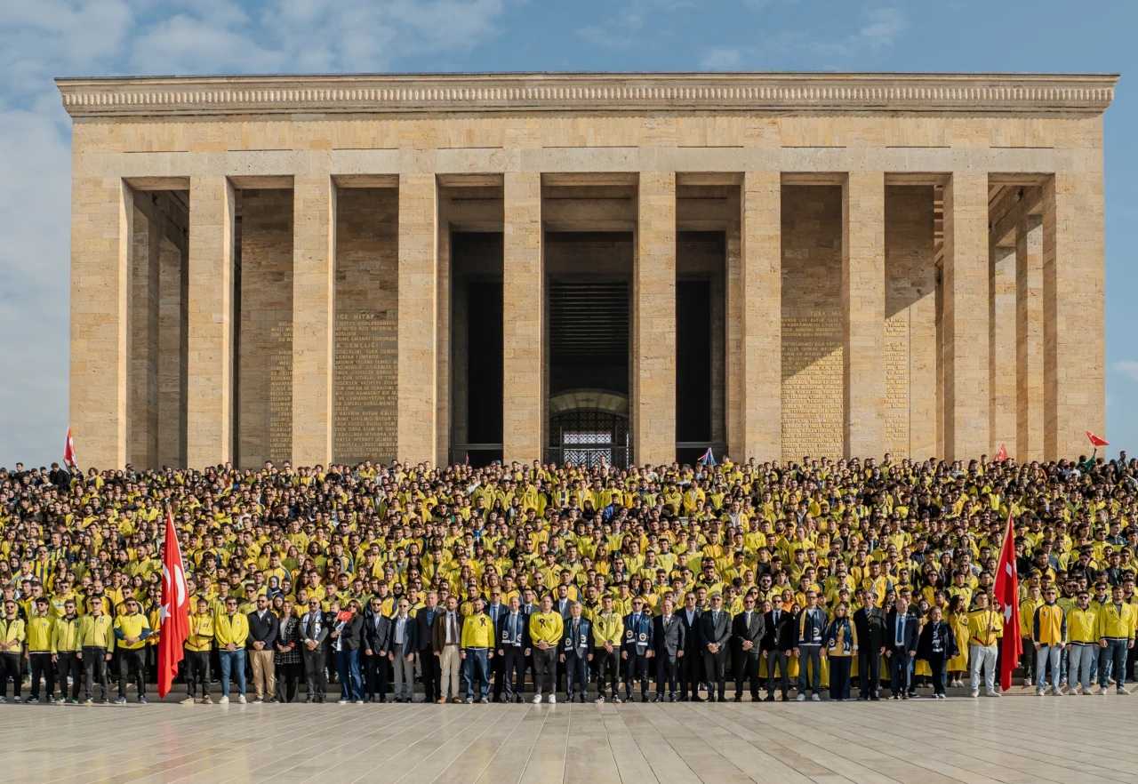 Fenerbahçe taraftarı 10 Kasım öncesi Anıtkabir'e koştu