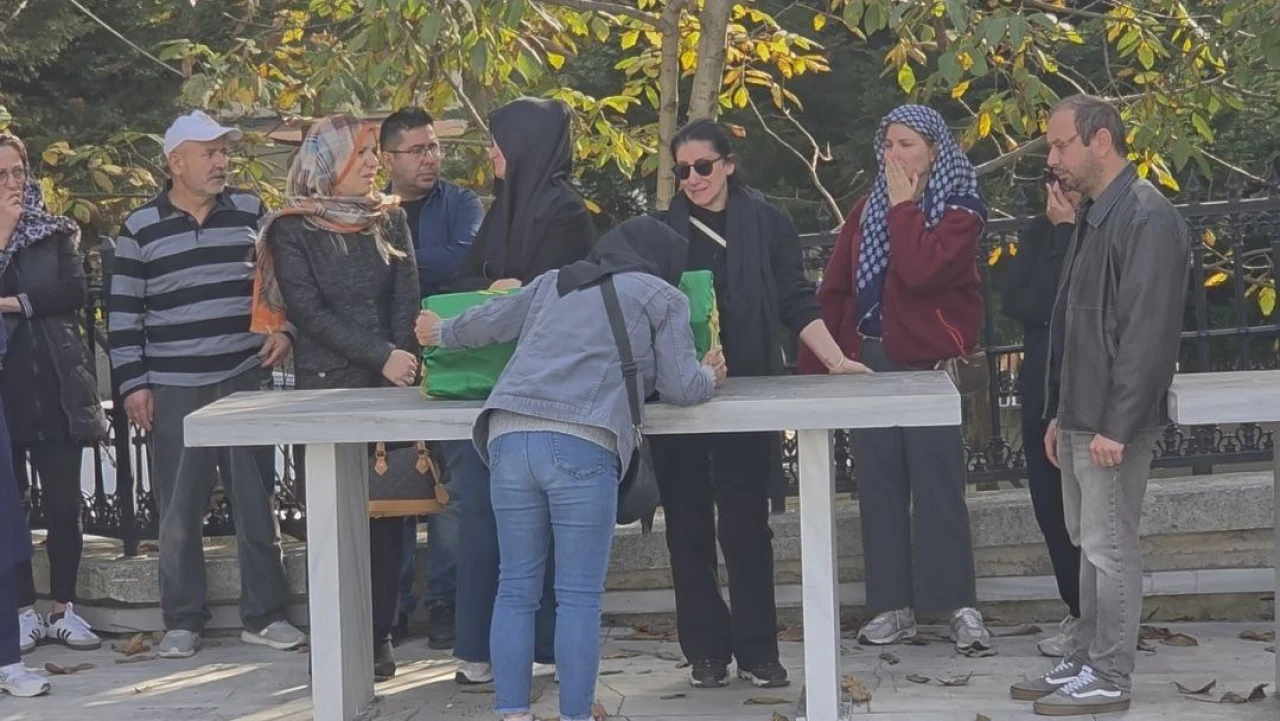 Kaan bebek Büyükçekmece'de gözyaşlarıyla toprağa verildi