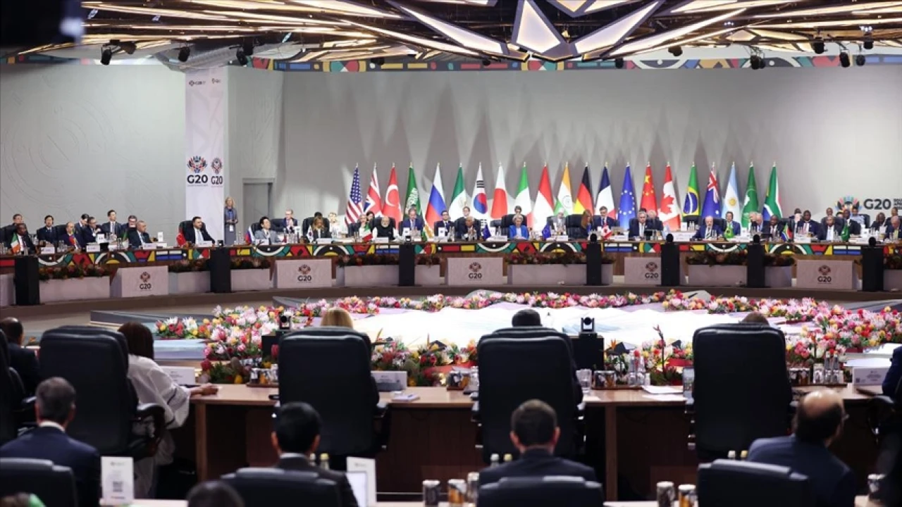 G12 Zirvesi başladı