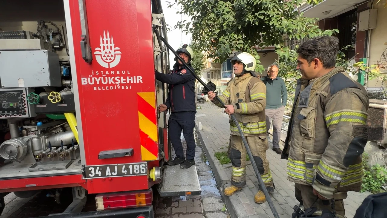 Dalgın anne az daha iki çocuğunu yakıyordu!