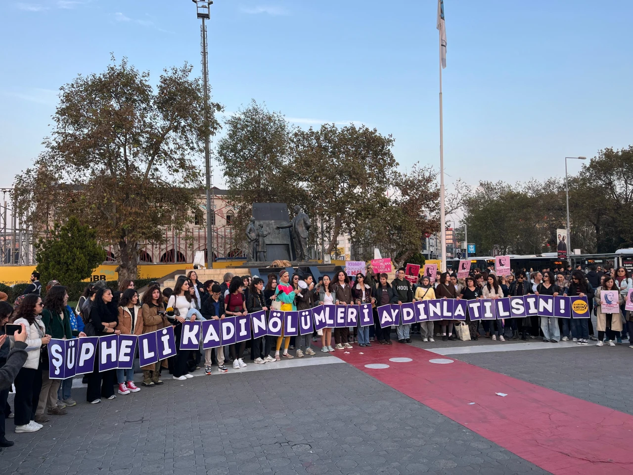 Kadınlar 25 Kasım'da alanlarda olacak