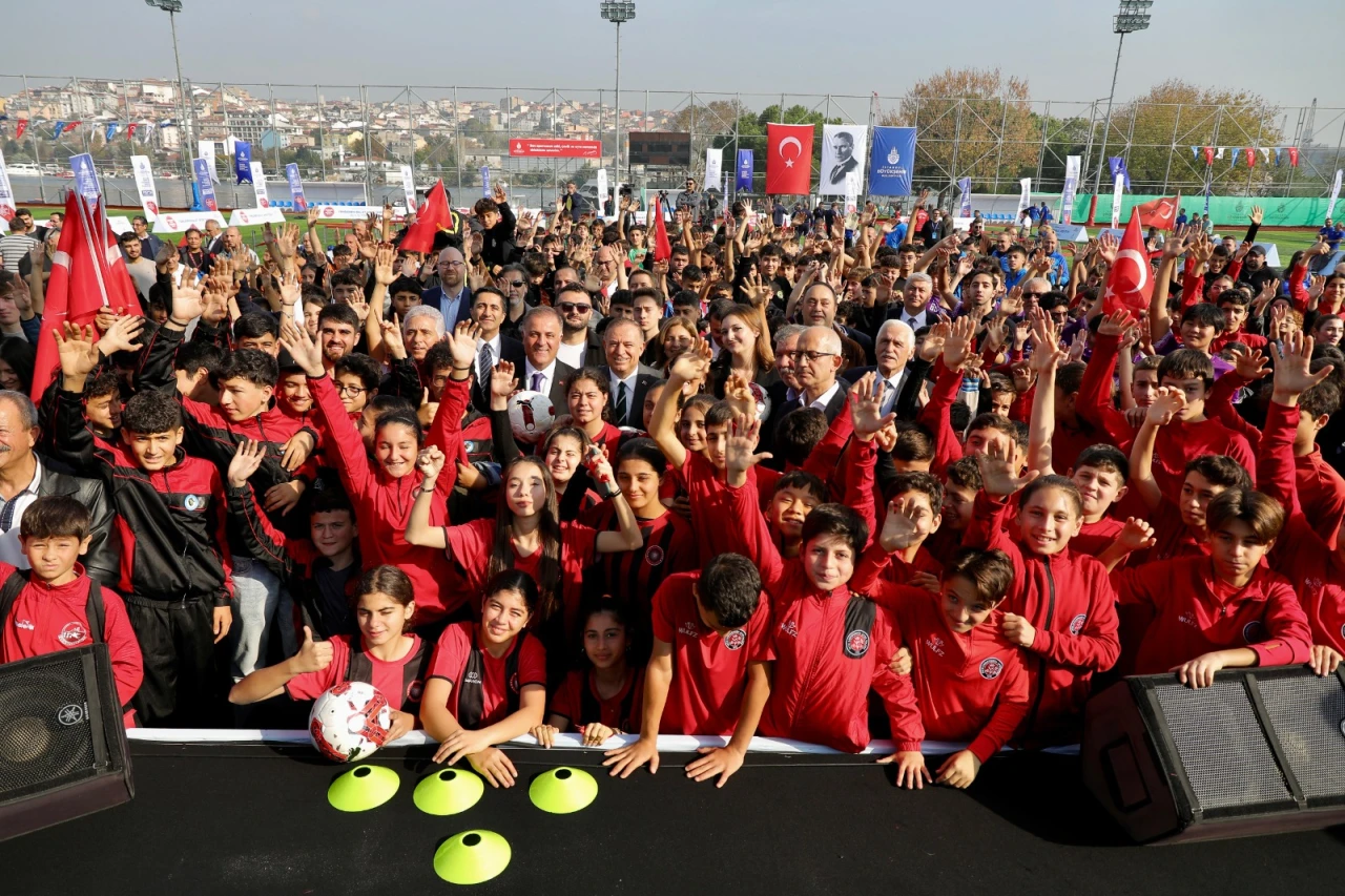 Fatih'teki Balat Spor Tesisleri eskisinden daha güzel oldu