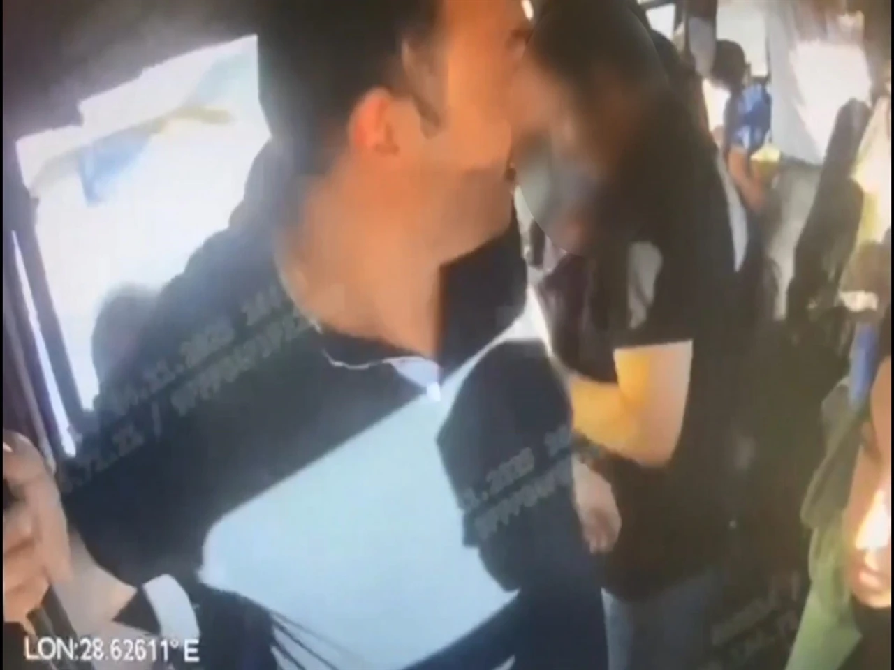 Büyükçekmece'de minibüslerde yankesicilik yapan şahıs  yakalandı!