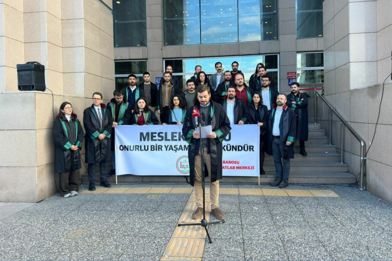 İstanbul barosu avukatlarından mağdur meslektaşlarına destek!