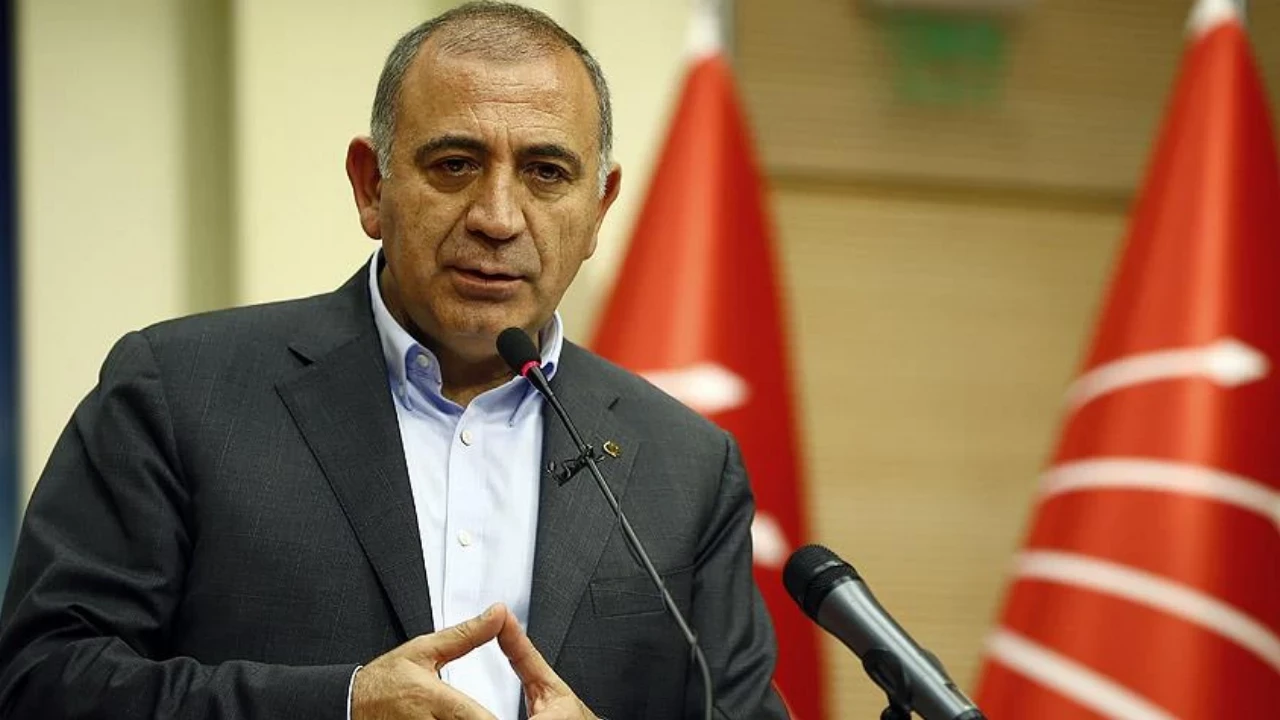 İlçe başkanını disipline verdi!