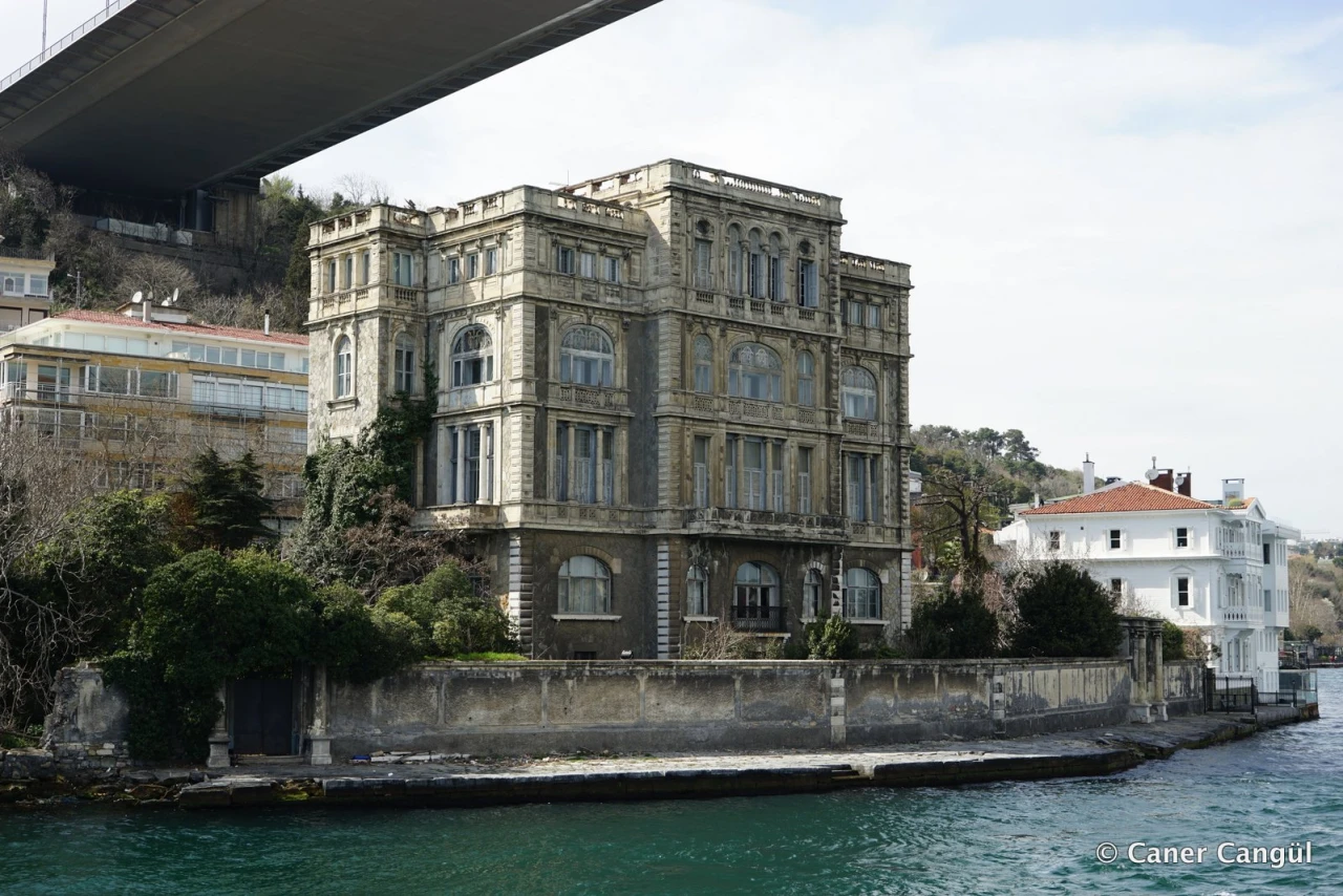 Boğazın paha biçilemez yalısı satışa çıktı