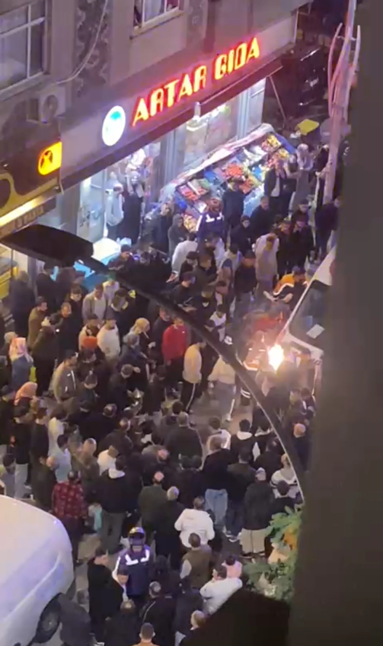 Boşandığı kişinin eski kocasını öldürüp, kendini vurdu!