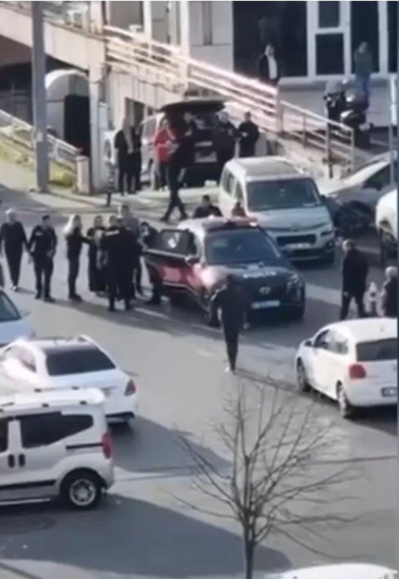 Büyükçekmece Adliyesi önünde aile faciası!