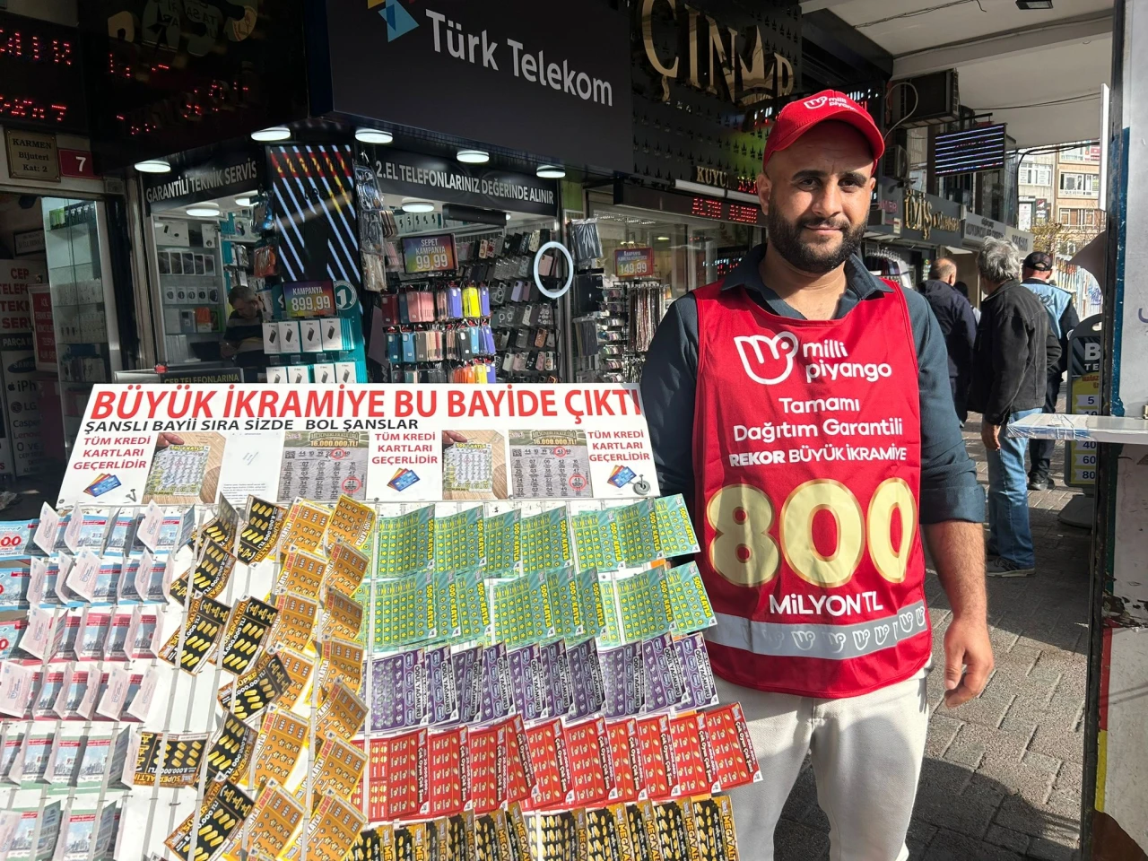 Kadıköy’deki gezici bayiden oynanan Kazı Kazan kartına 40 milyon TL’lik ikramiye çıktı