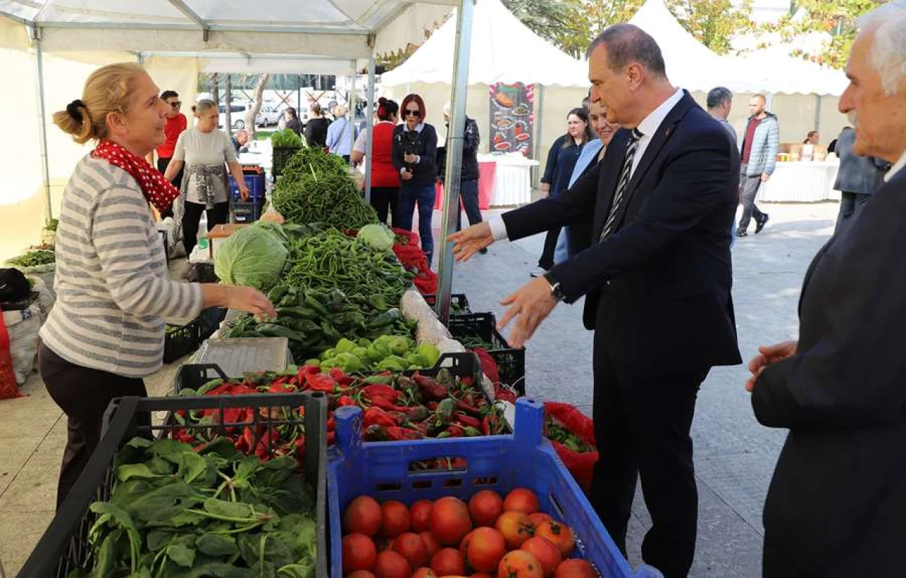İstanbul'un en hormonsuz pazarı Büyükçekmece'de