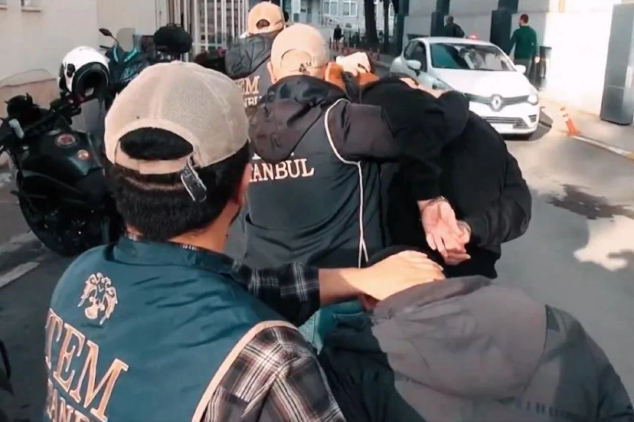 Sahte banka reklamlarıyla dolandırıcılık: 18 şüpheli yakalandı