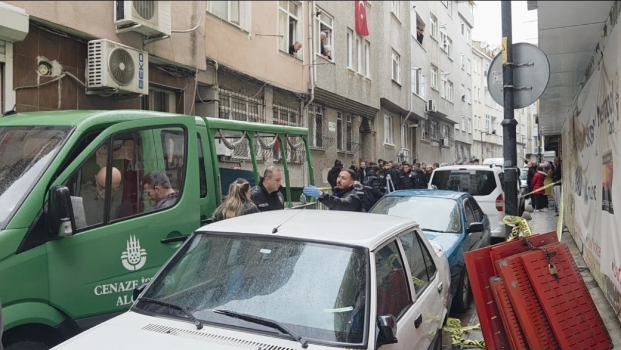 Genç taksiciyi evine giderken katlettiler!