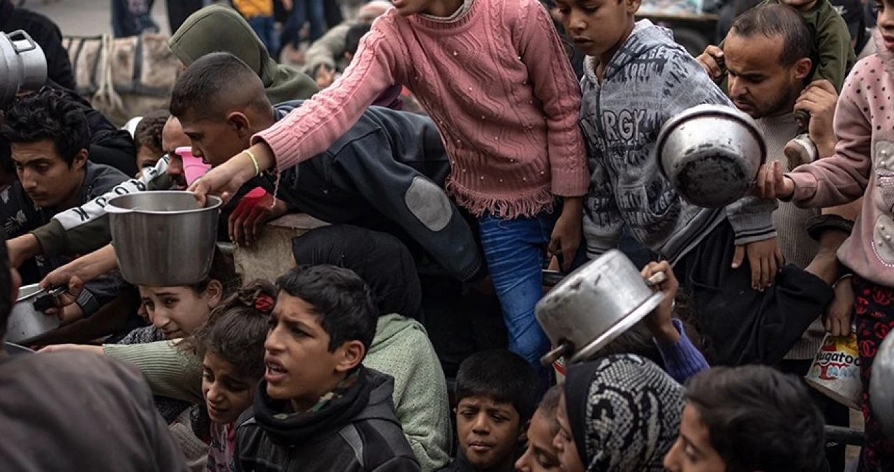 700 milyon kişi aç uyuyor!