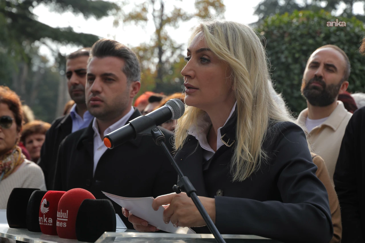 "Bunlarla mı övüneceğiz!"