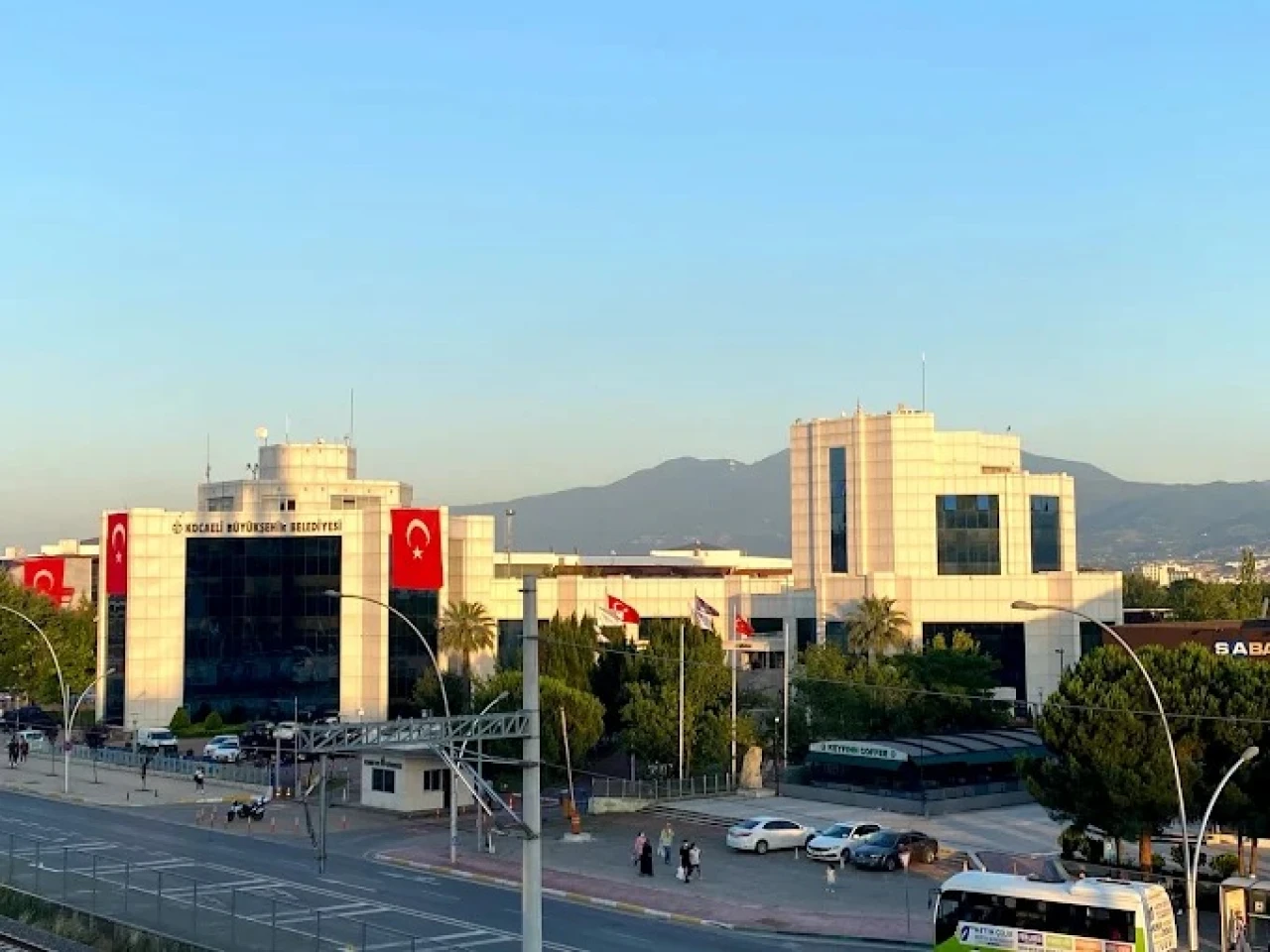 En borçlu belediye Kocaeli!