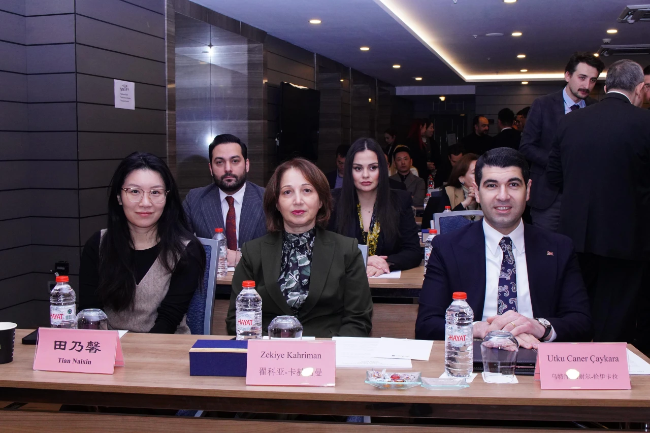 Avcılar'a Çinli kardeş geldi