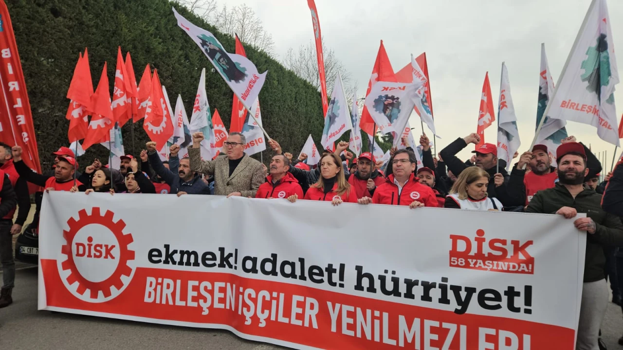 İşçi sınıfına büyük iş düşüyor
