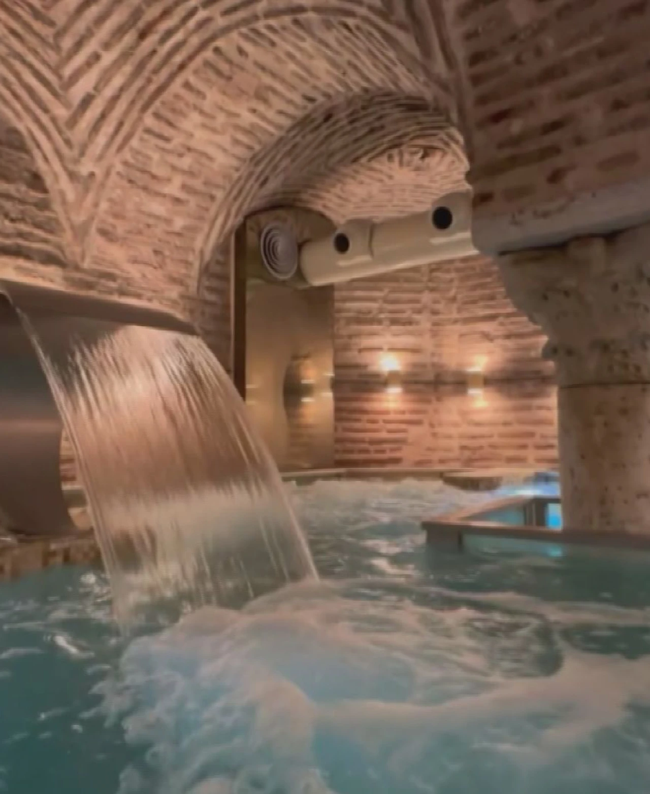 Fatih'te SPA merkezine dönüştürülen 1500 yıllık tarihi sarnıç mühürlendi