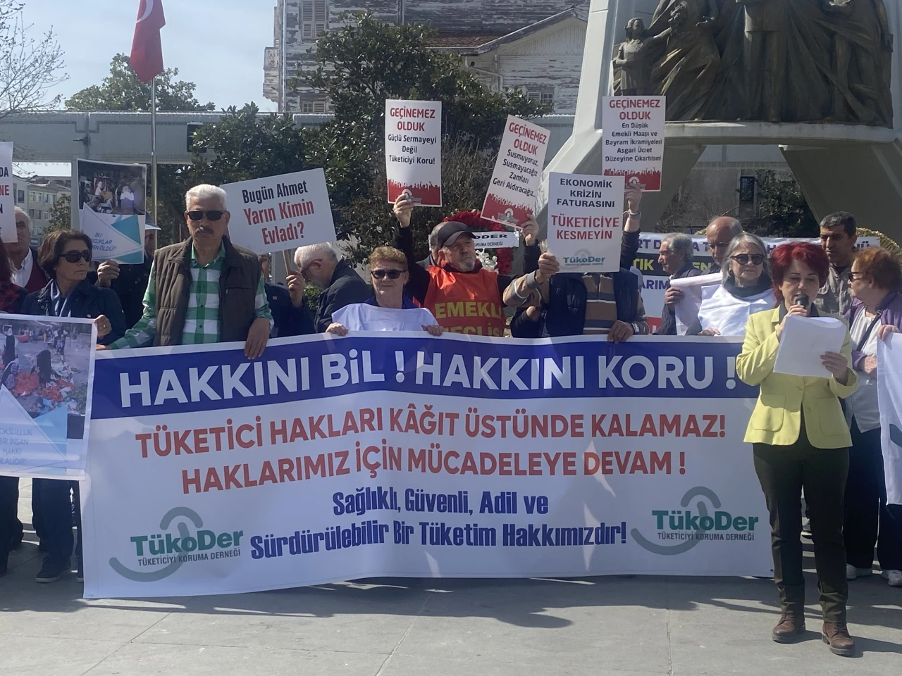 Emekli ölüm sınırında gibi!