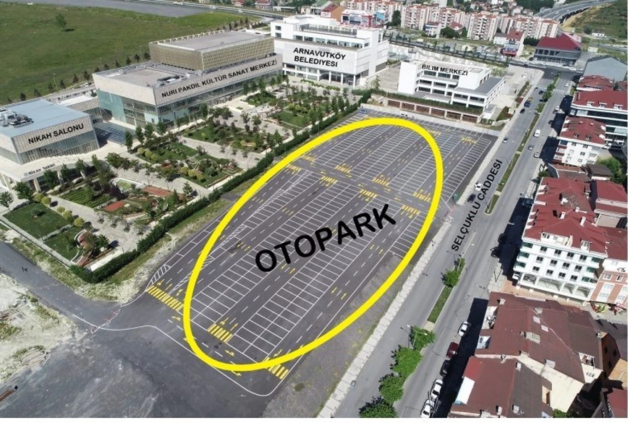 Arnavutköy Belediyesi belediye önündeki otoparkı satma kararı aldı meclis  karıştı!