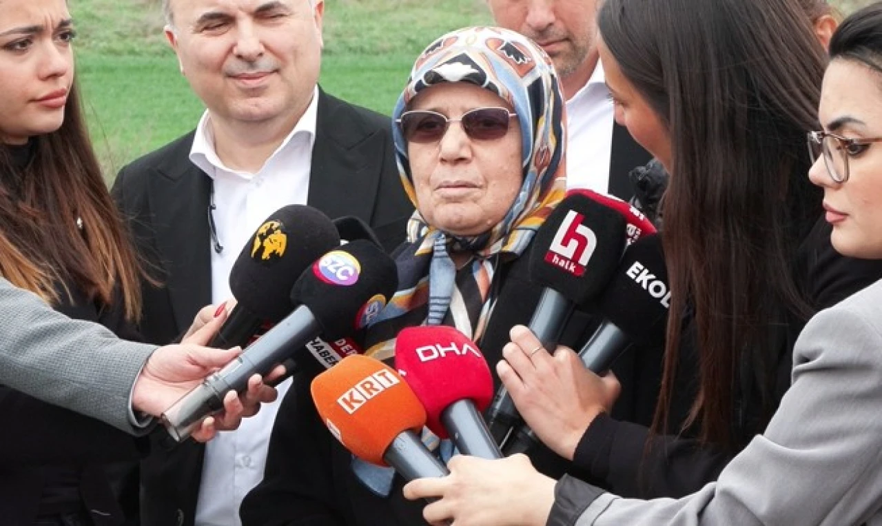 Hava İmamoğlu, oğlu Ekrem İmamoğlu'nu cezaevinde ziyaret etti