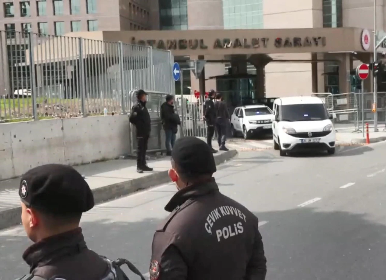 İmamoğlu'nun da aralarında bulunduğu şüpheliler Silivri Cezaevine getirildi