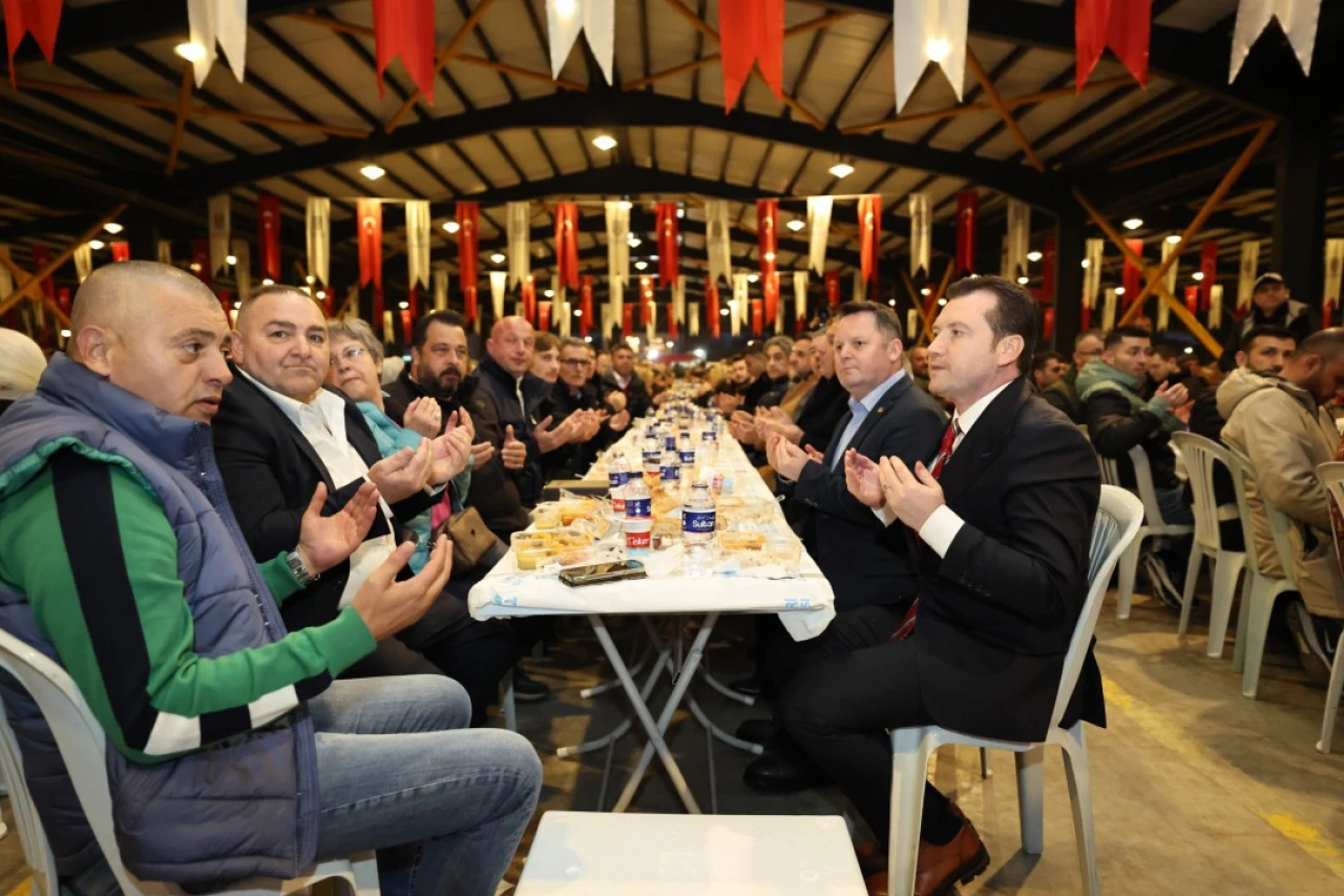 Başkan Bora Balcıoğlu, Selimpaşa'da Düzenlenen İftar Programına Katıldı
