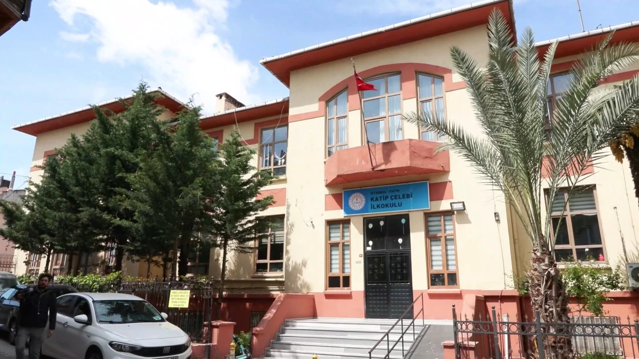 İstanbul'da depremin ardından 4 okul tahliye edildi