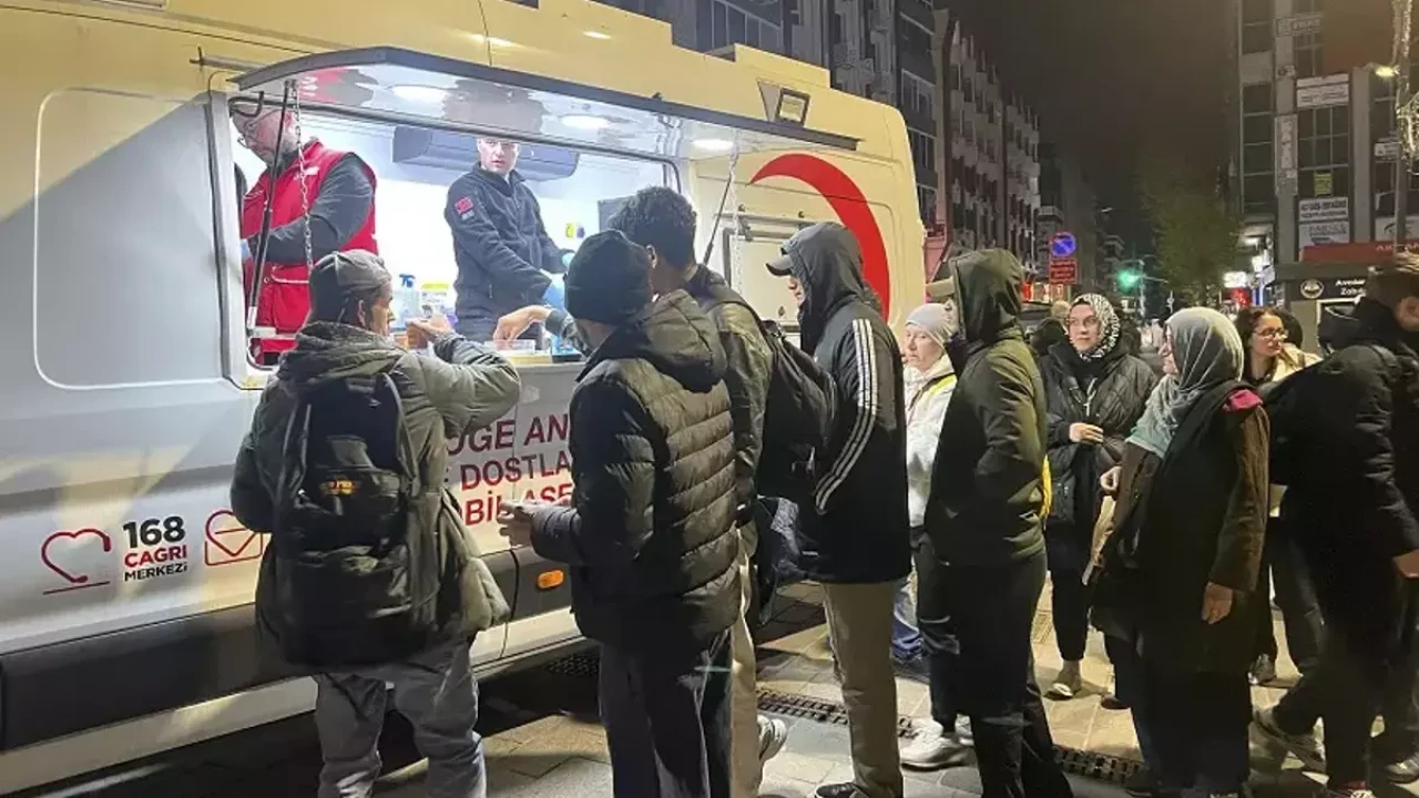 Kızılay  1,4 milyon kişilik beslenme desteği verdiğini duyurdu