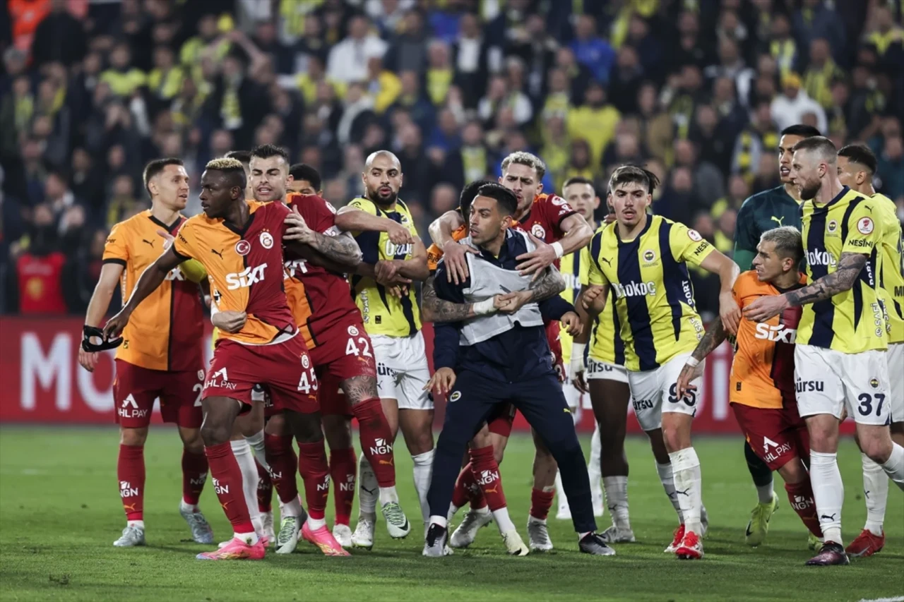 İki deve ceza yağmuru!