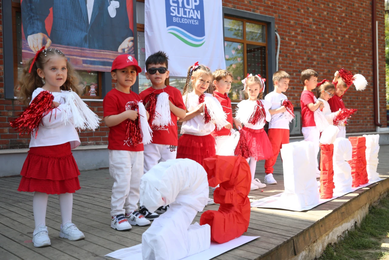 Eyüpsultan  kırmızı beyaz