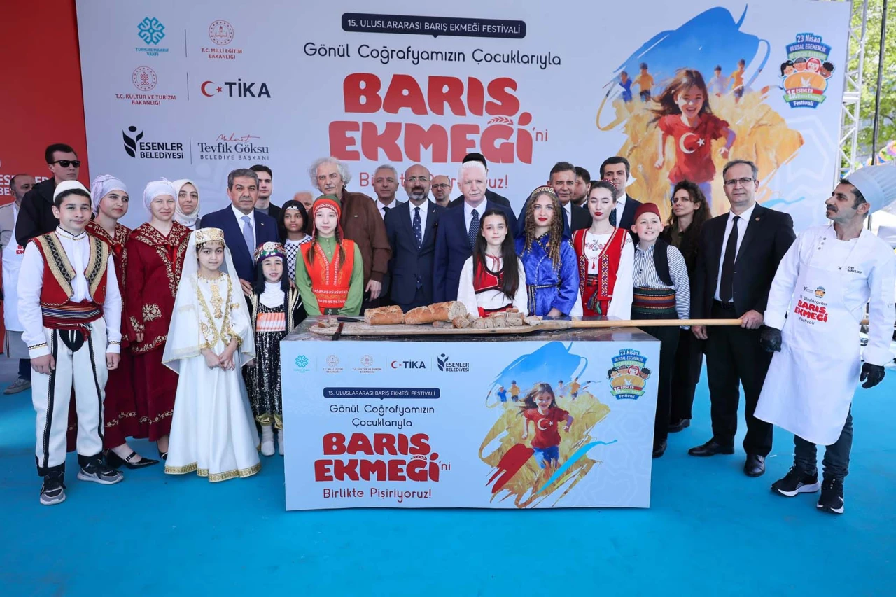 Esenler barış ekmeği yaptı