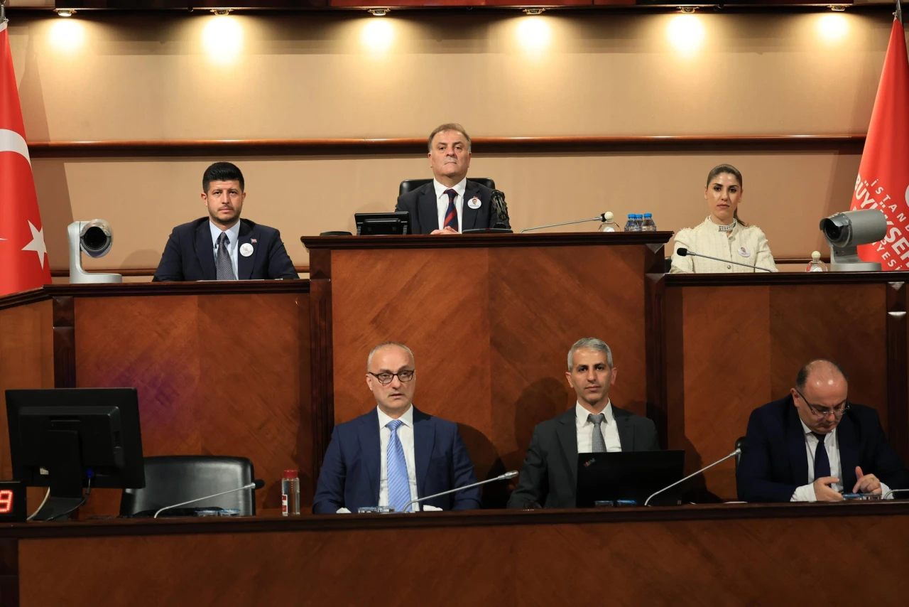 İBB Başkanvekili Nuri Aslan: Türkiye'ye layık gördüğünüz demokrasi bu mu?