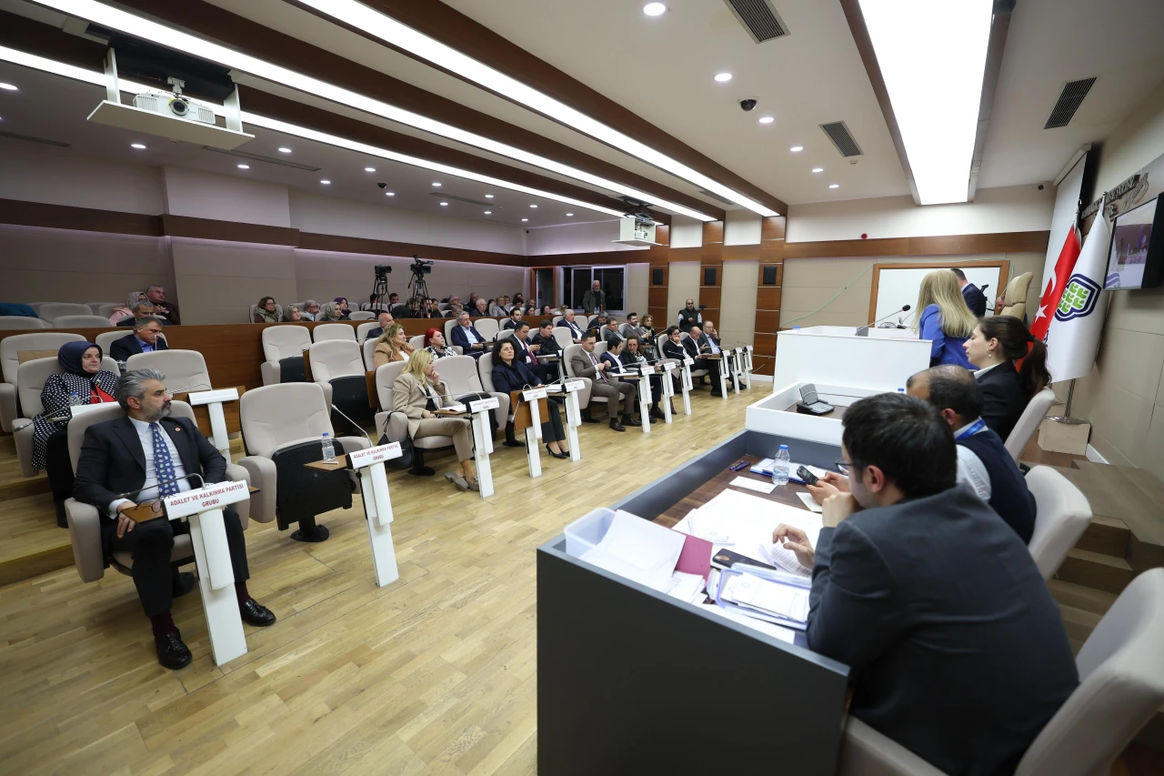 Bakırköy belediye meclisinde Bolu Belediye Başkanı Tanju Özcan'ı kınadılar!