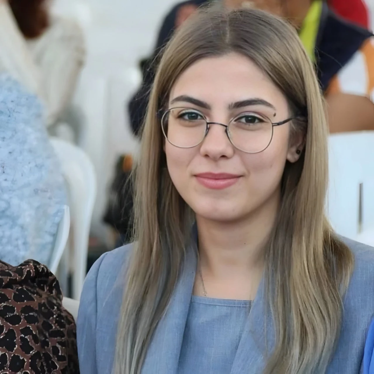 Esila ve 2 öğrenci serbest