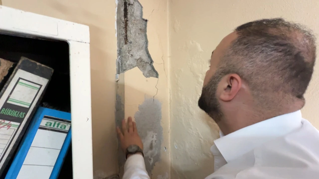 Avcılar'da 4 katlı bina mühürlendi