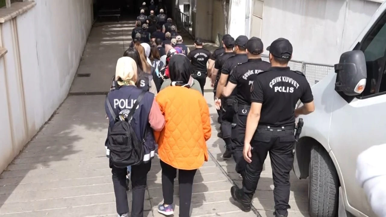 FETÖ'cülere darbe!