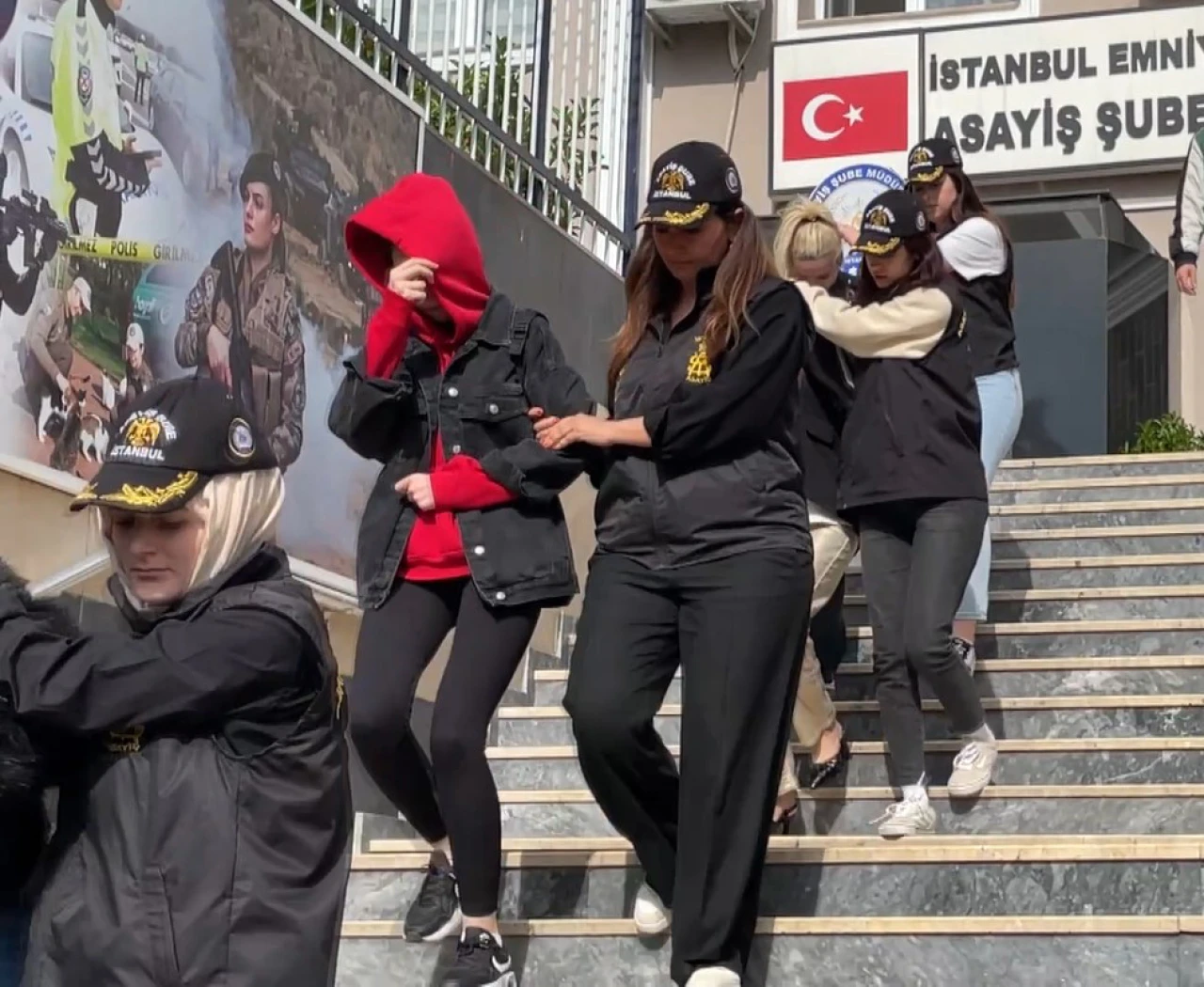 Fuhuş çetesine operasyon!