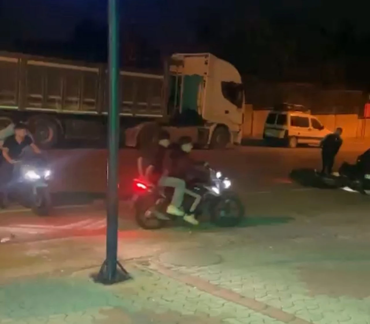 Çekmeköy'de bıçaklı saldırı